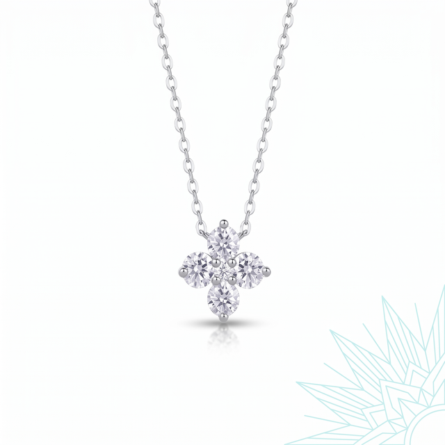 Collier Azucena en argent sterling 925, pendentif fleur à quatre pierres vu de face sur fond neutre